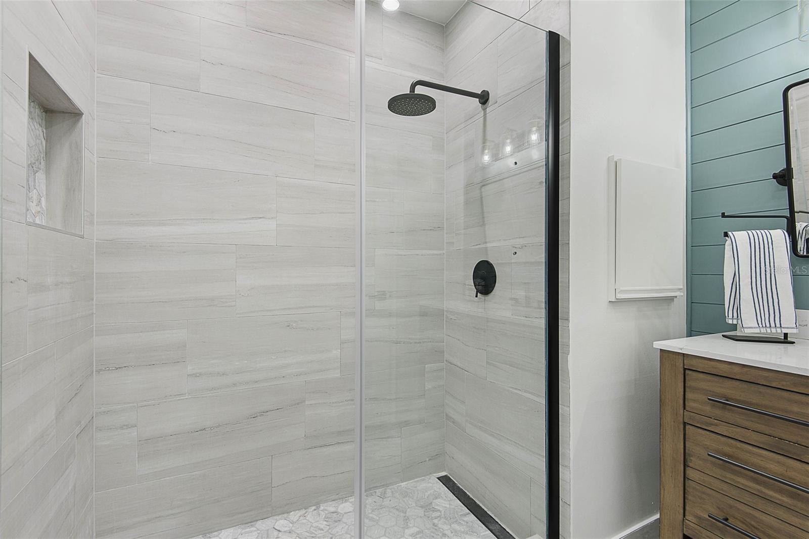 Image 52 of 100 For 15 Colony Court