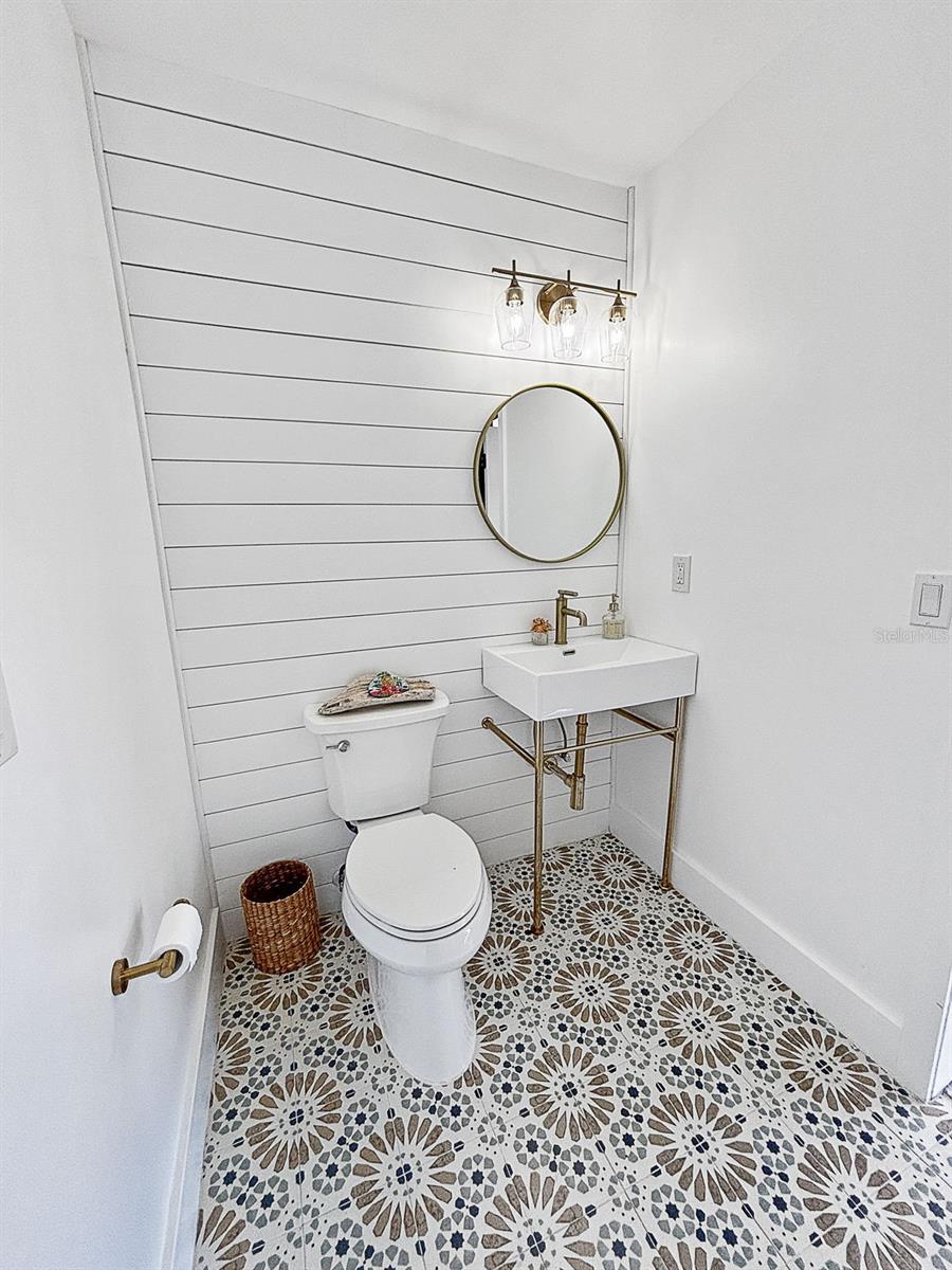 Image 57 of 100 For 15 Colony Court