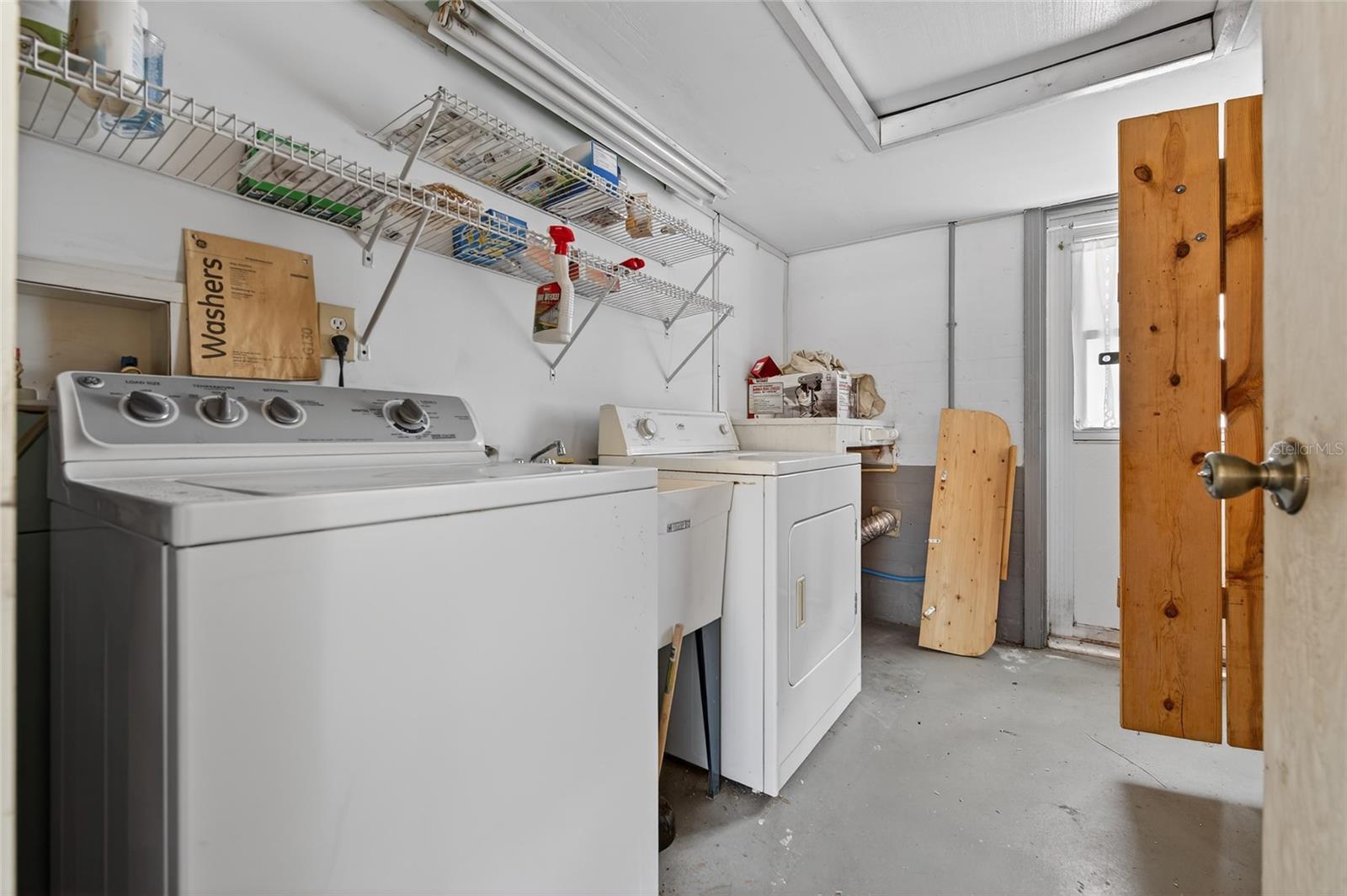 Image 17 of 33 For 101 Rains Drive