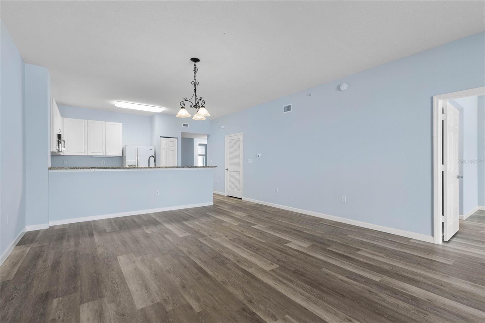 Image 15 of 84 For 80 Surfview Drive 815