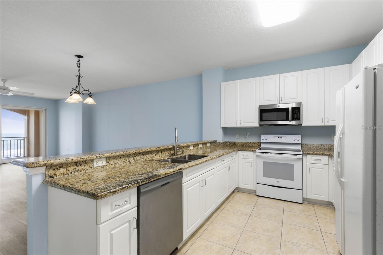 Image 19 of 84 For 80 Surfview Drive 815