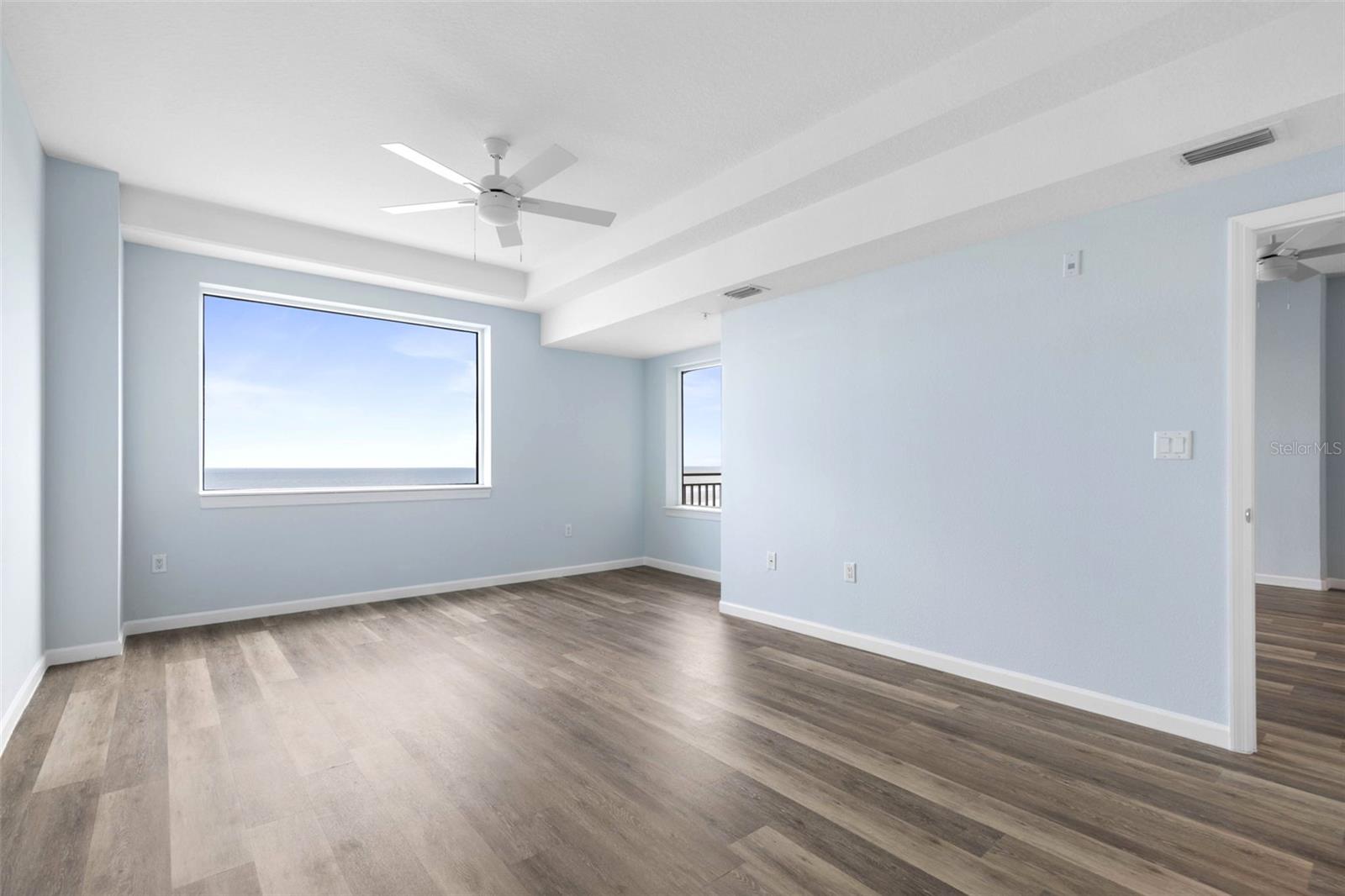 Image 22 of 84 For 80 Surfview Drive 815