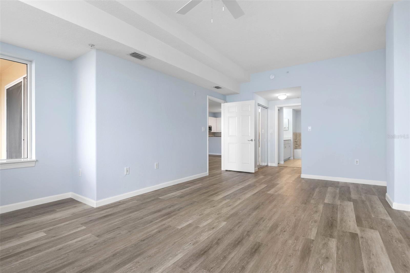 Image 25 of 84 For 80 Surfview Drive 815