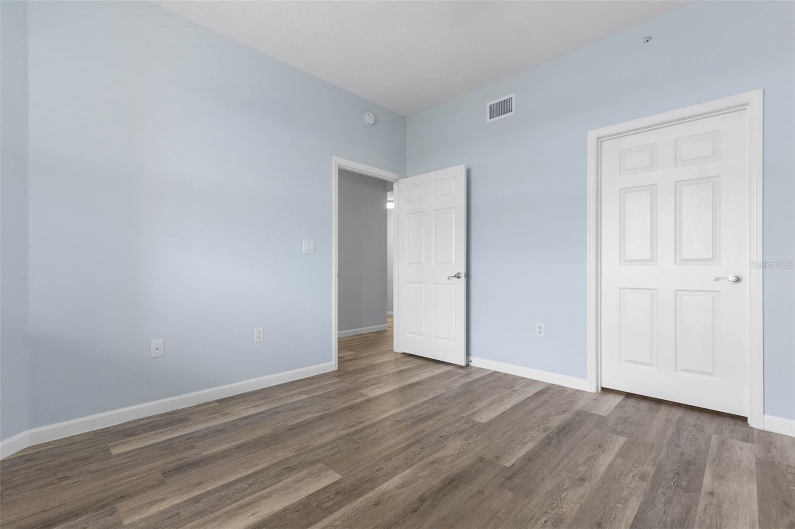 Image 35 of 84 For 80 Surfview Drive 815