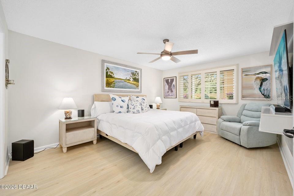 Image 10 of 38 For 25 Marina Point Place