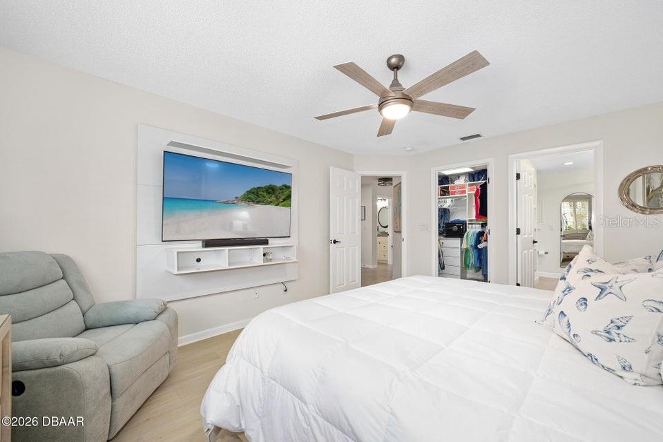 Image 11 of 38 For 25 Marina Point Place