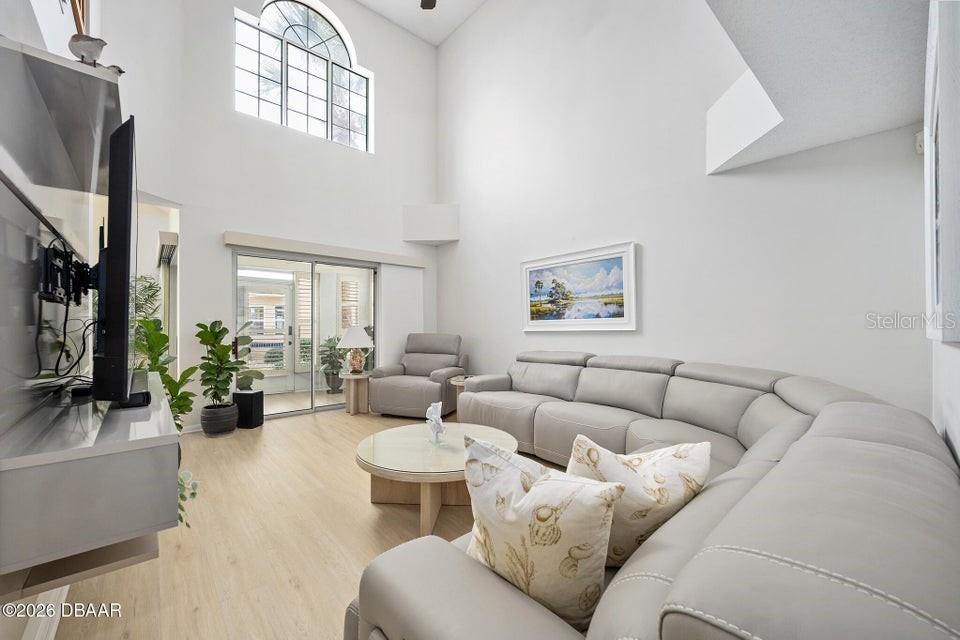 Image 17 of 38 For 25 Marina Point Place