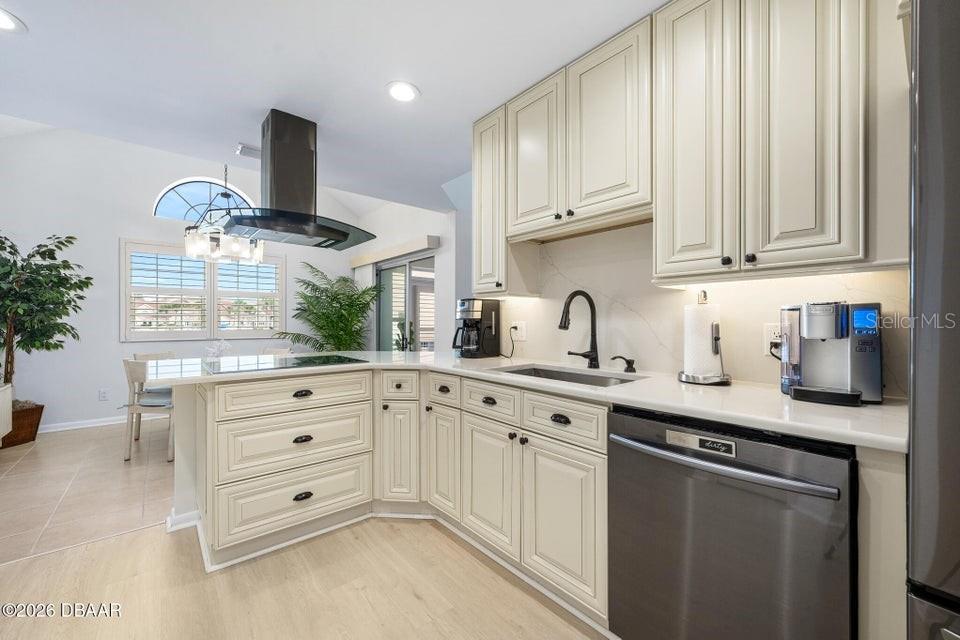 Image 23 of 38 For 25 Marina Point Place