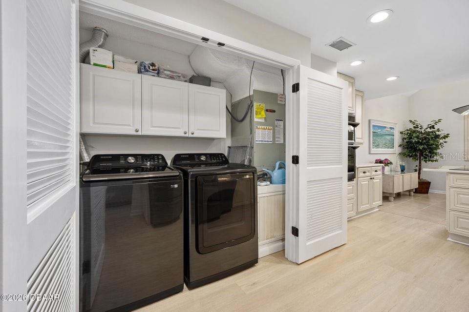 Image 26 of 38 For 25 Marina Point Place