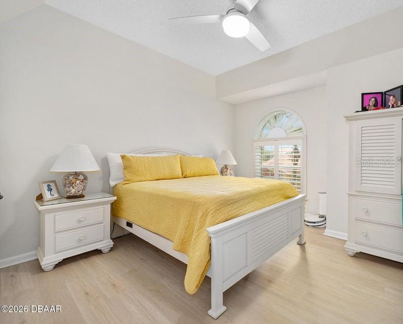 Image 34 of 38 For 25 Marina Point Place