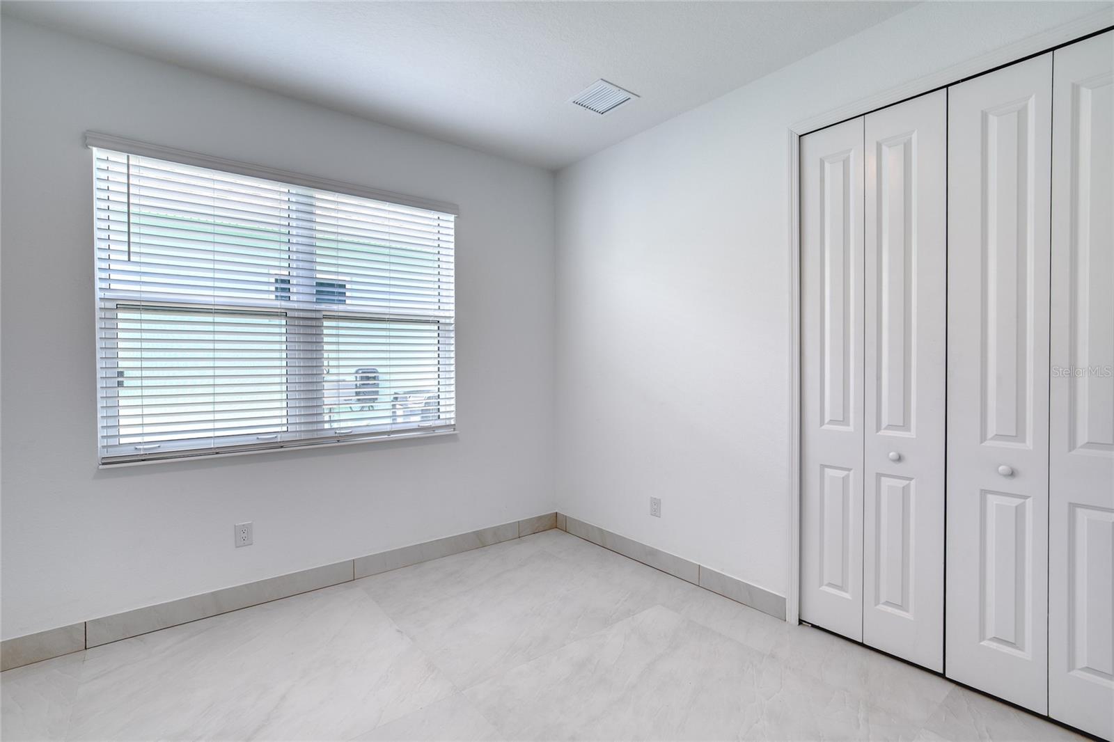 Image 22 of 100 For 672 Hang Loose Way