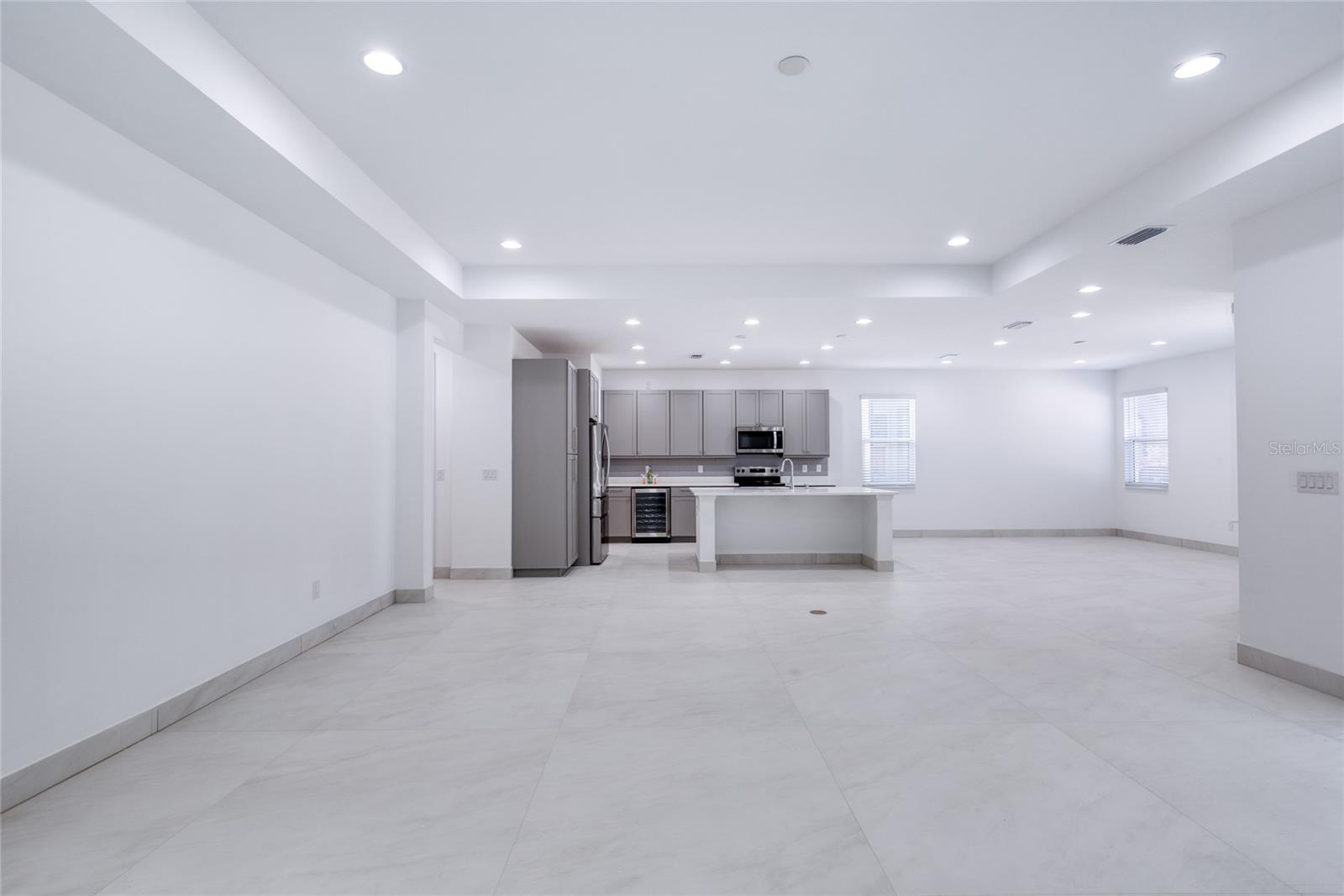 Image 25 of 100 For 672 Hang Loose Way