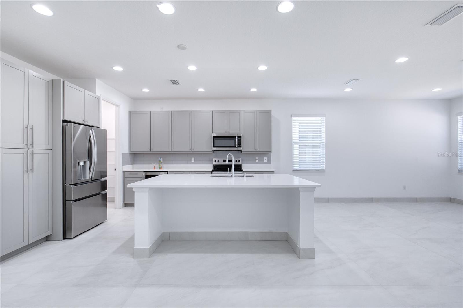 Image 28 of 100 For 672 Hang Loose Way