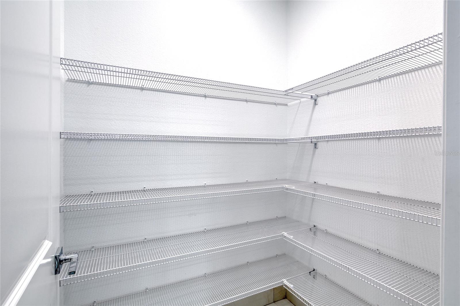 Image 32 of 100 For 672 Hang Loose Way