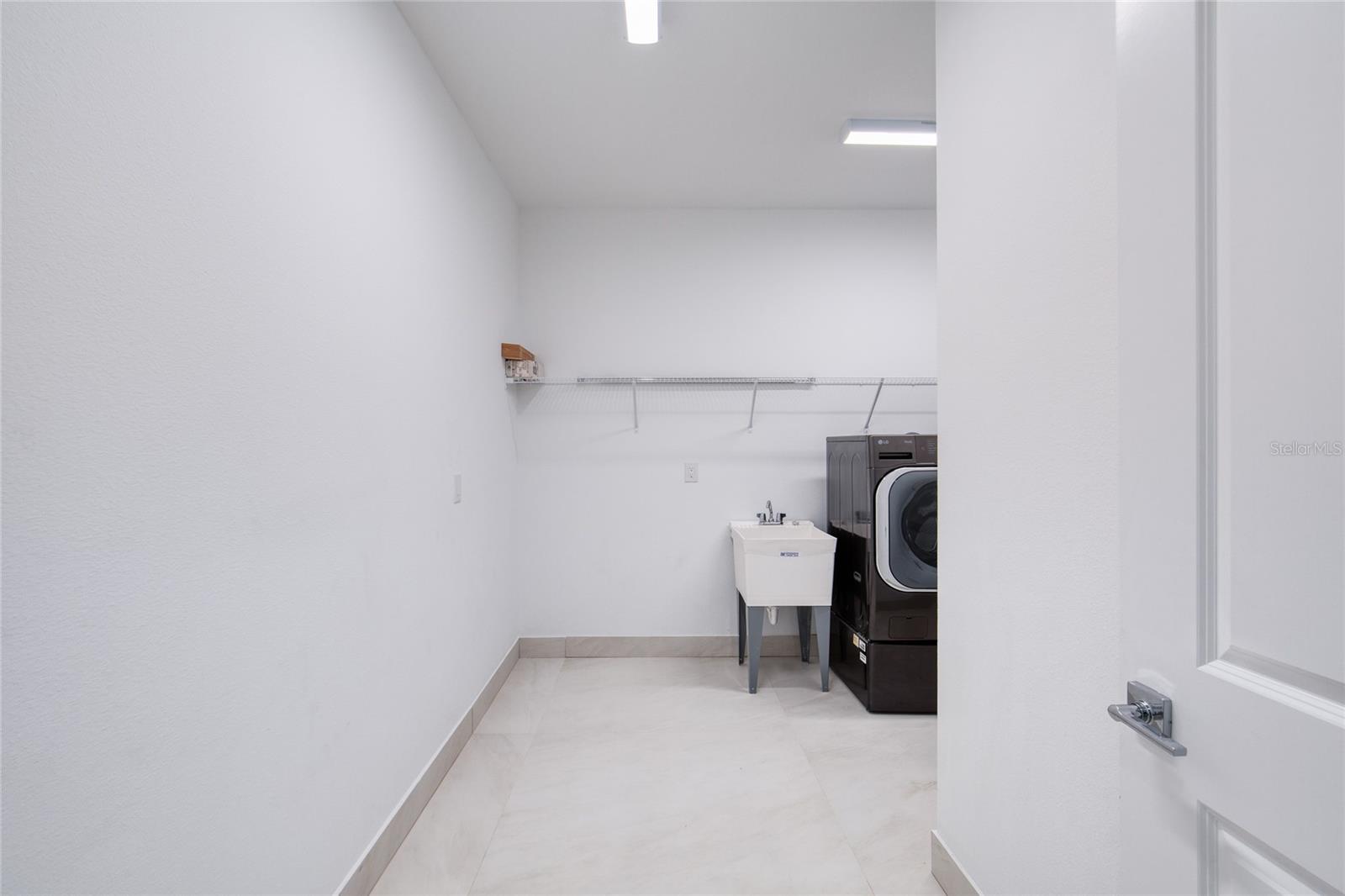 Image 44 of 100 For 672 Hang Loose Way