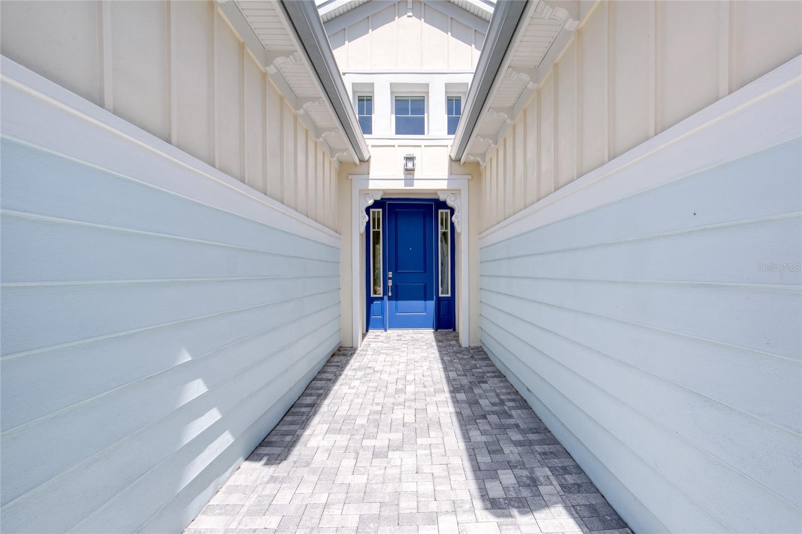 Image 8 of 100 For 672 Hang Loose Way