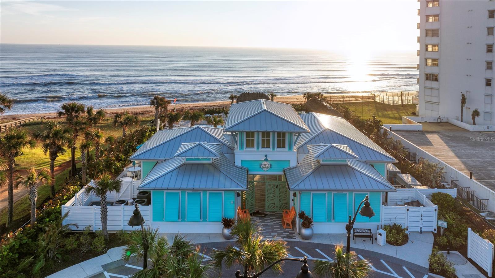 Image 95 of 100 For 672 Hang Loose Way