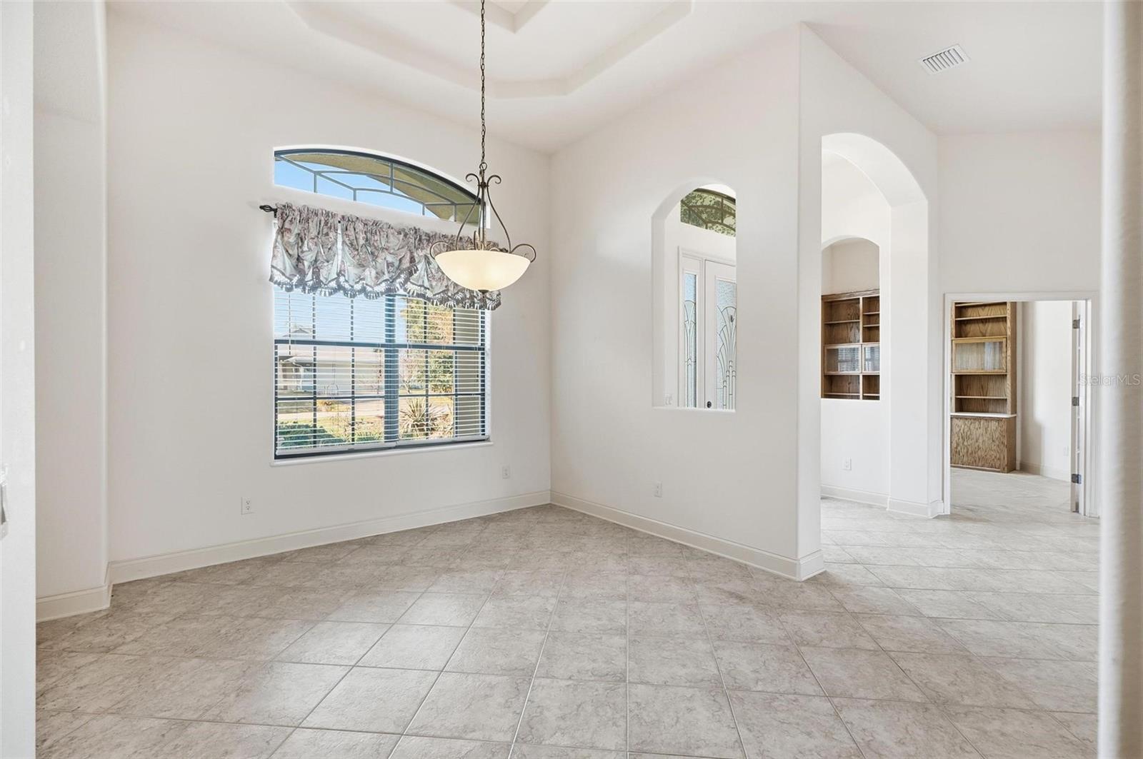 Image 15 of 67 For 17 Fleming Court