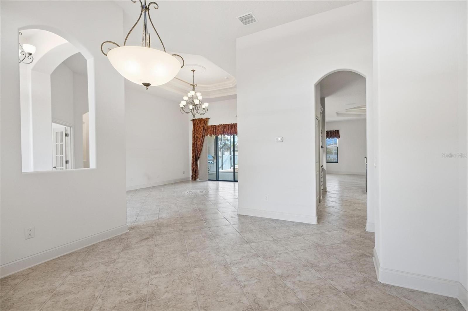 Image 16 of 67 For 17 Fleming Court