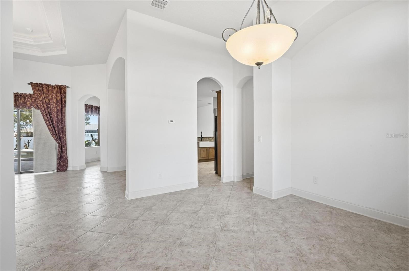 Image 17 of 67 For 17 Fleming Court