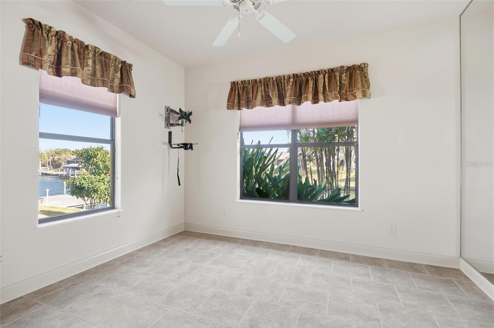 Image 39 of 67 For 17 Fleming Court