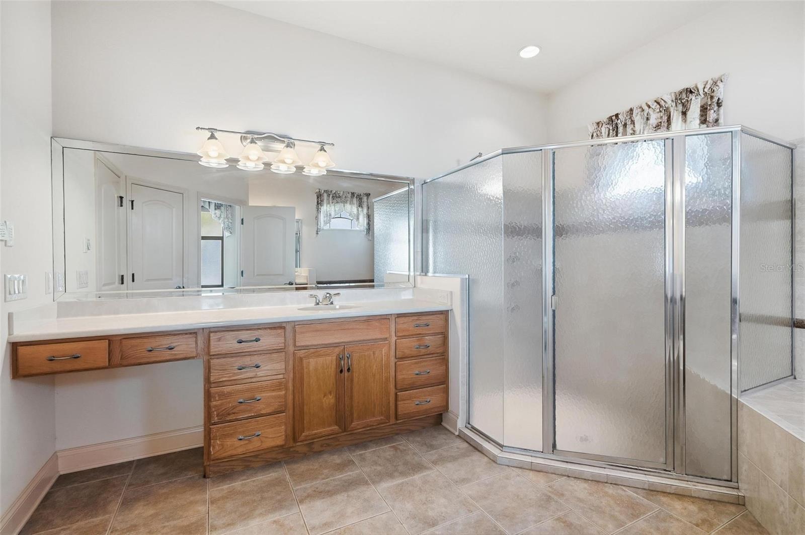 Image 42 of 67 For 17 Fleming Court