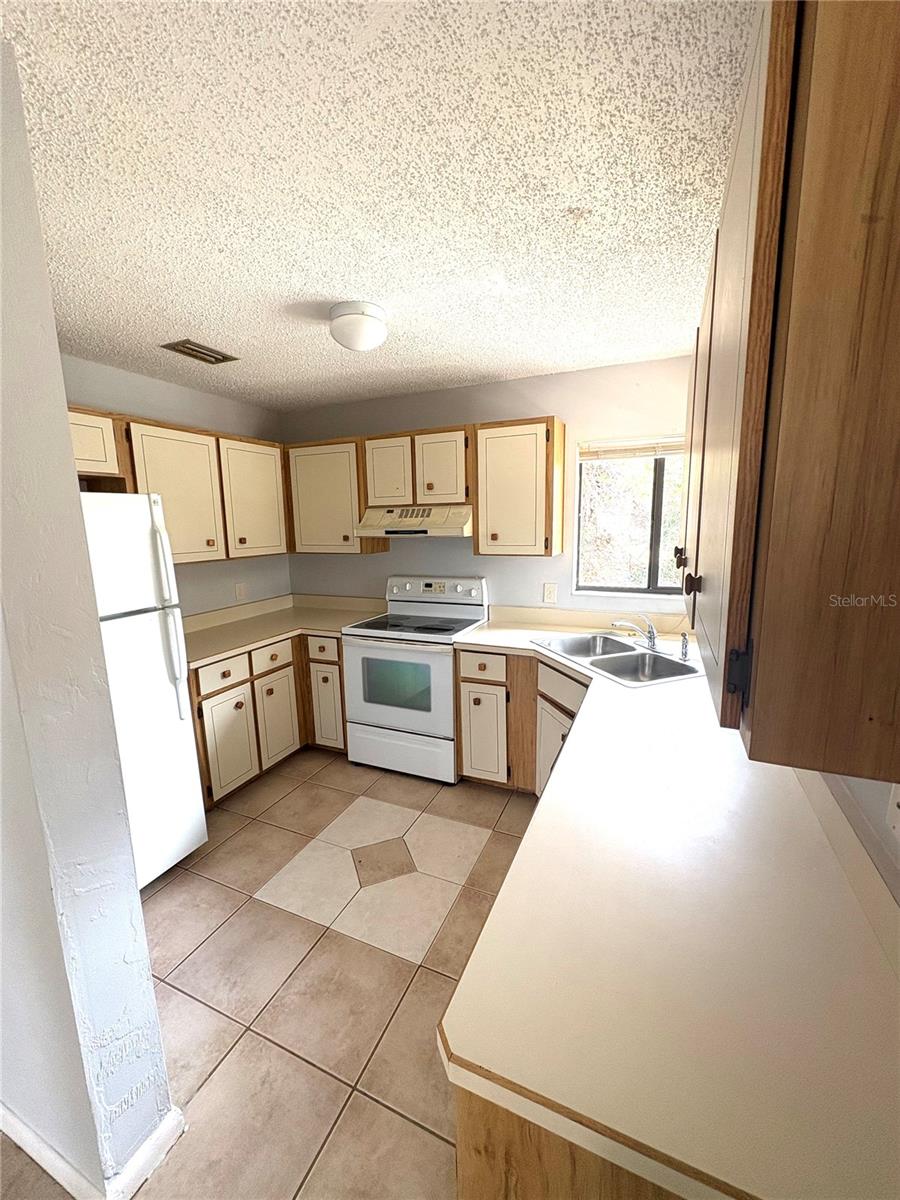 Image 4 of 9 For 21 Blairton Court