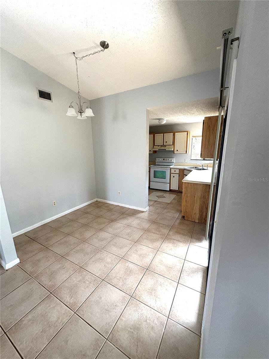 Image 5 of 9 For 21 Blairton Court