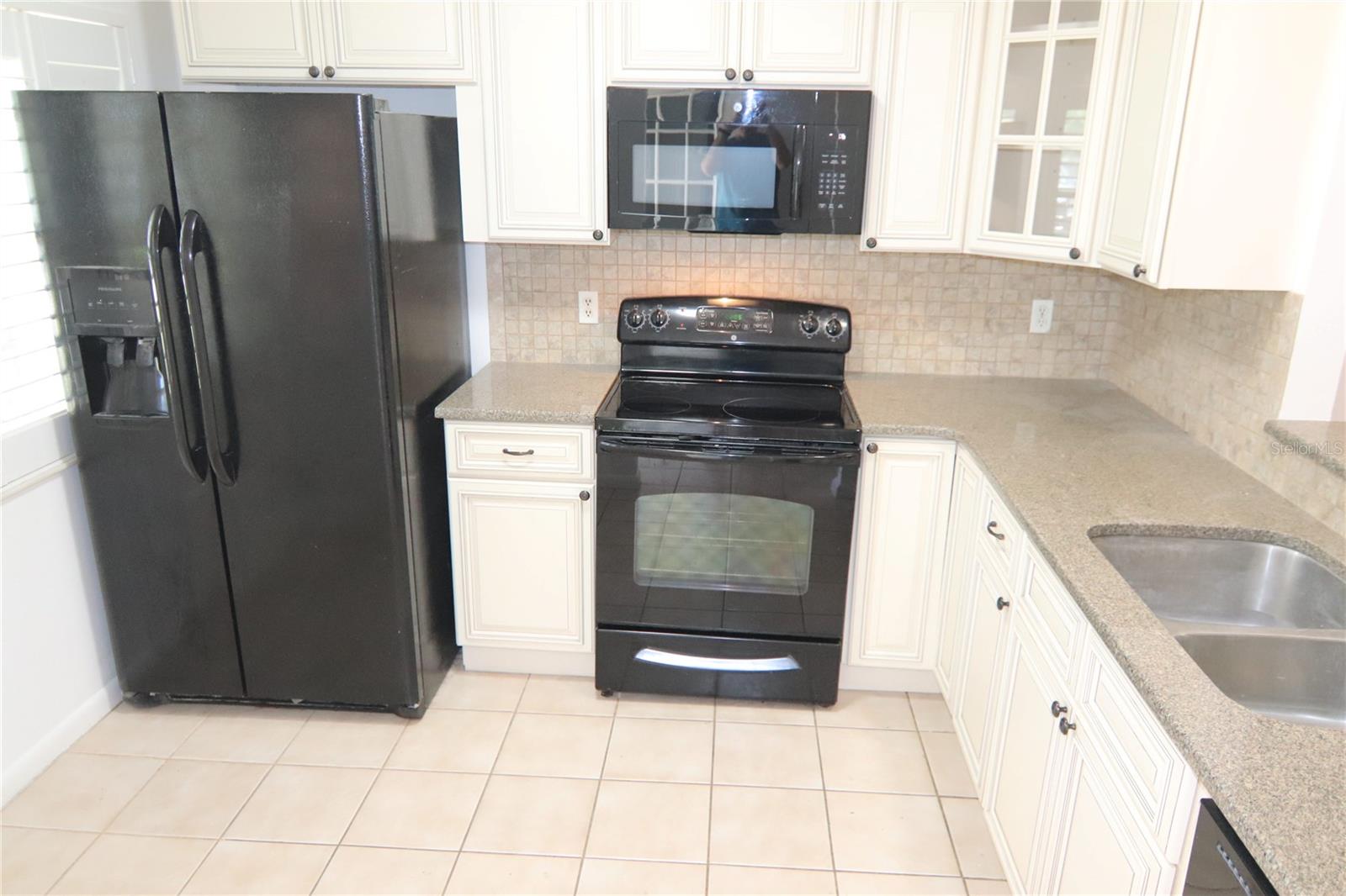 Image 2 of 14 For 51 Kings Colony Court 51