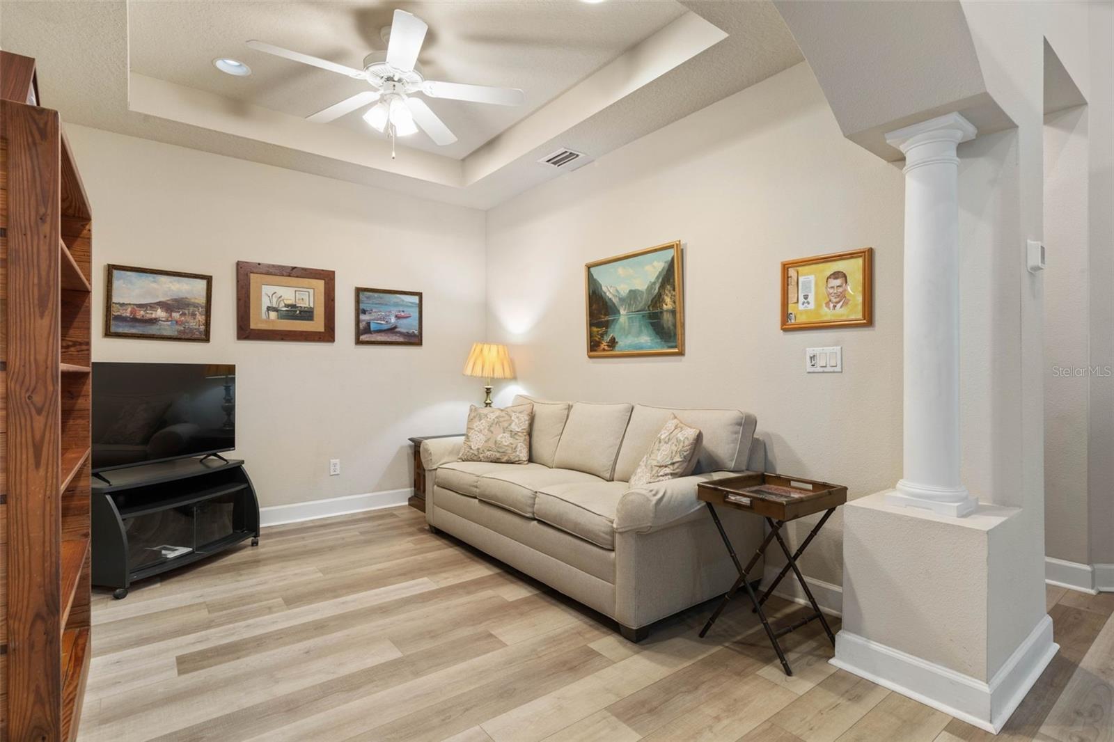 Image 10 of 77 For 10 River Park Drive N