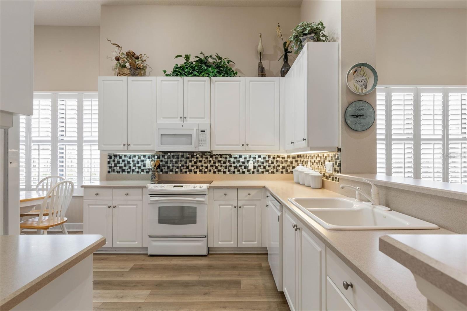 Image 13 of 77 For 10 River Park Drive N