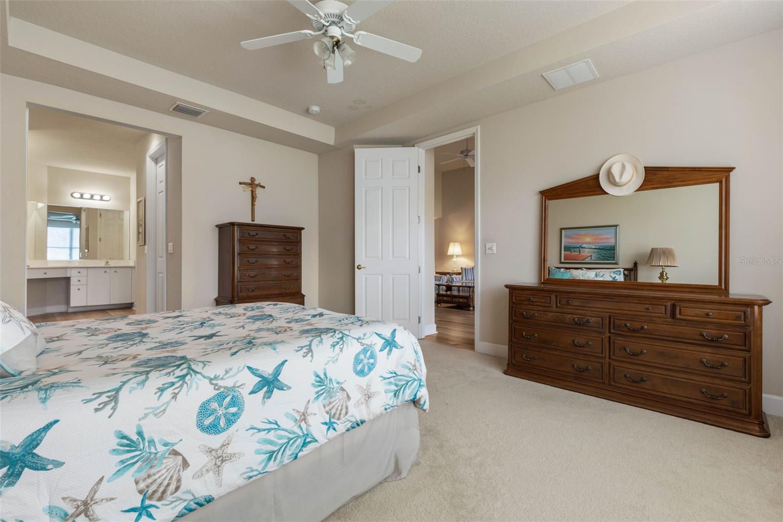 Image 22 of 77 For 10 River Park Drive N