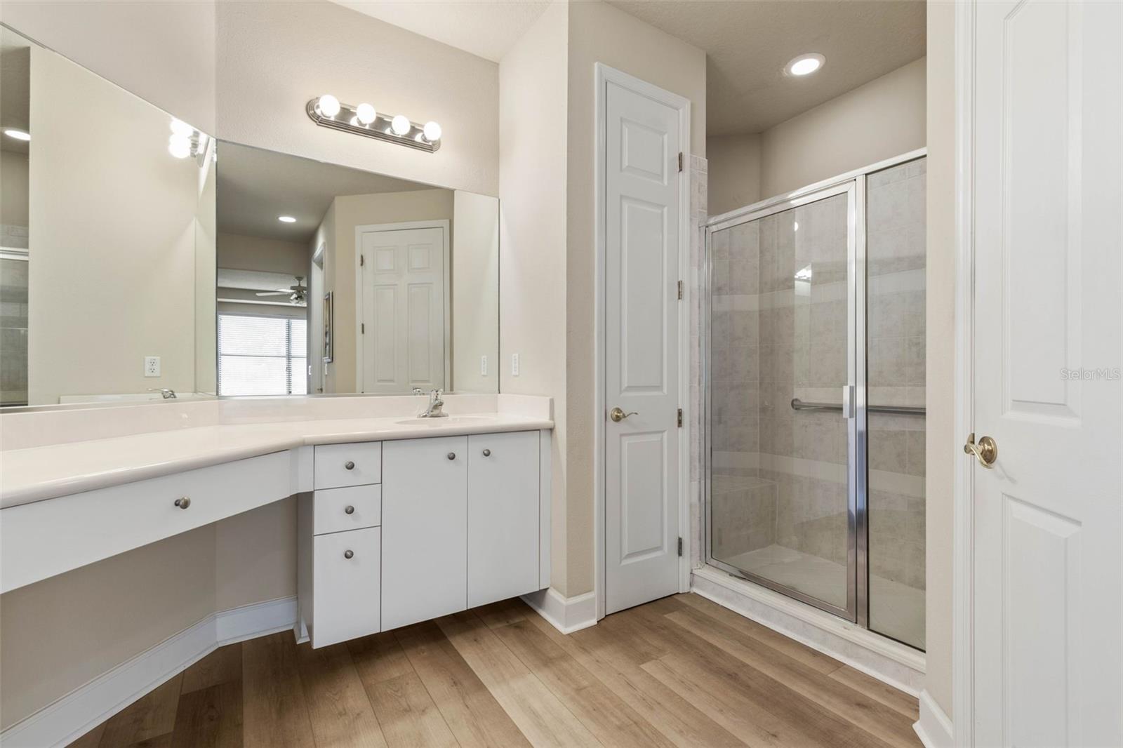 Image 23 of 77 For 10 River Park Drive N