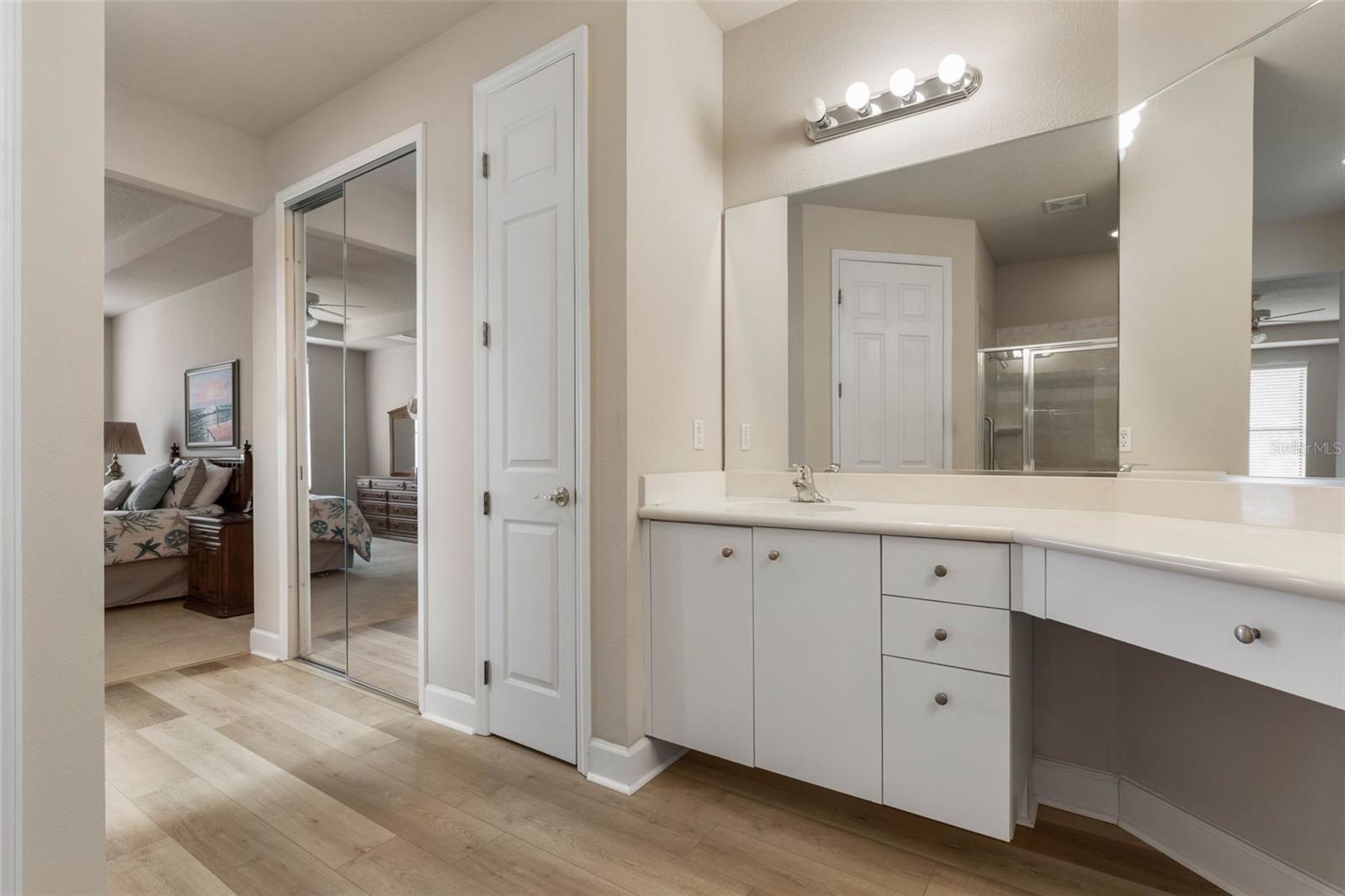 Image 25 of 77 For 10 River Park Drive N