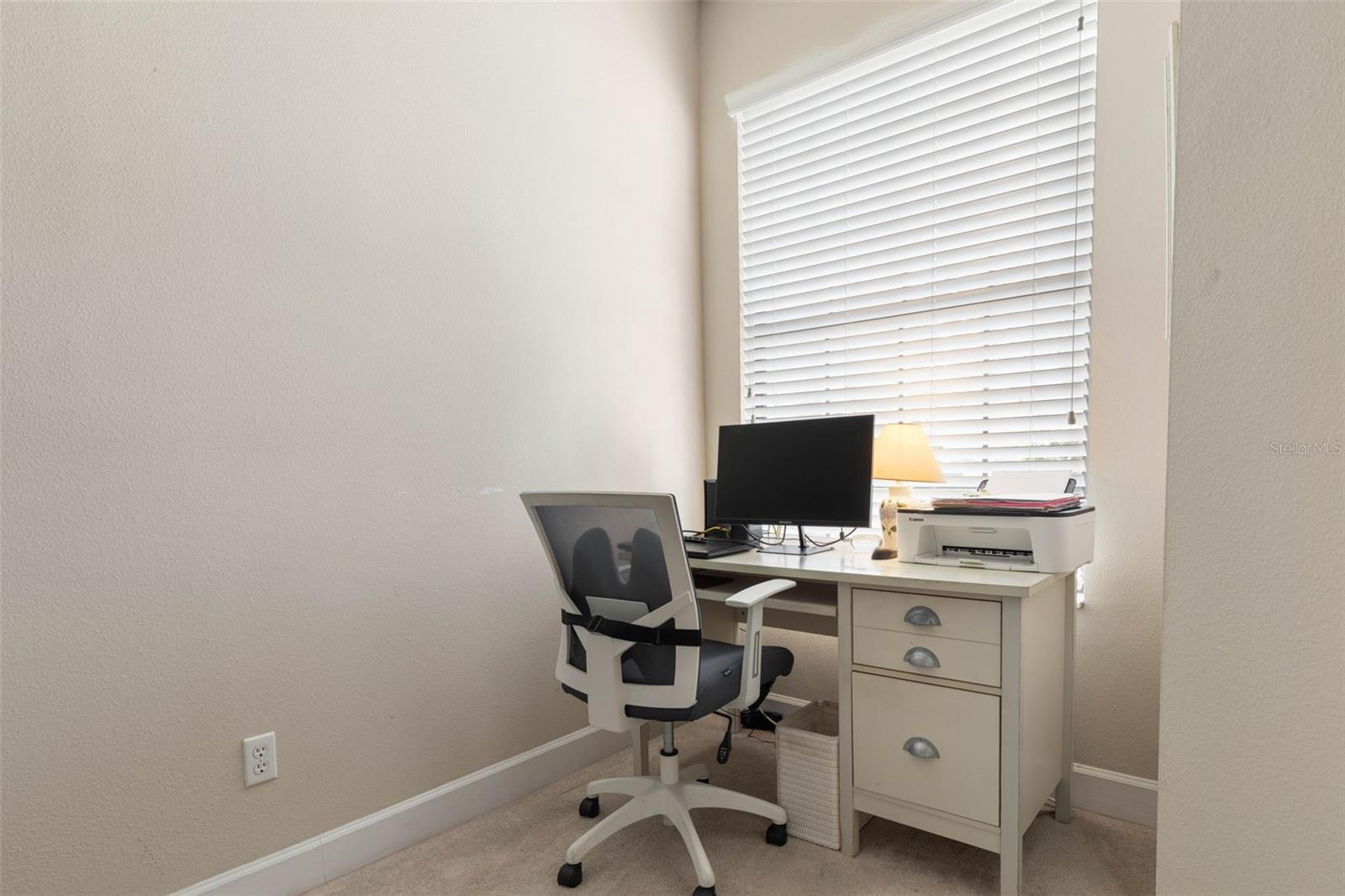 Image 28 of 77 For 10 River Park Drive N