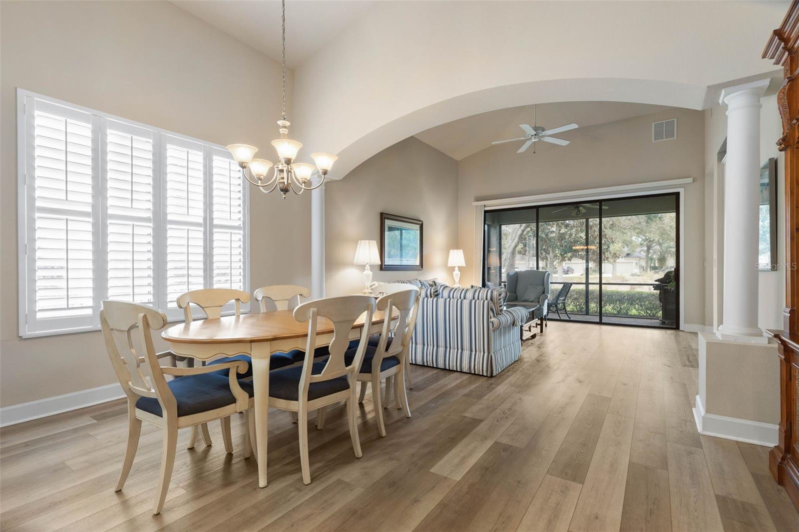 Image 4 of 77 For 10 River Park Drive N