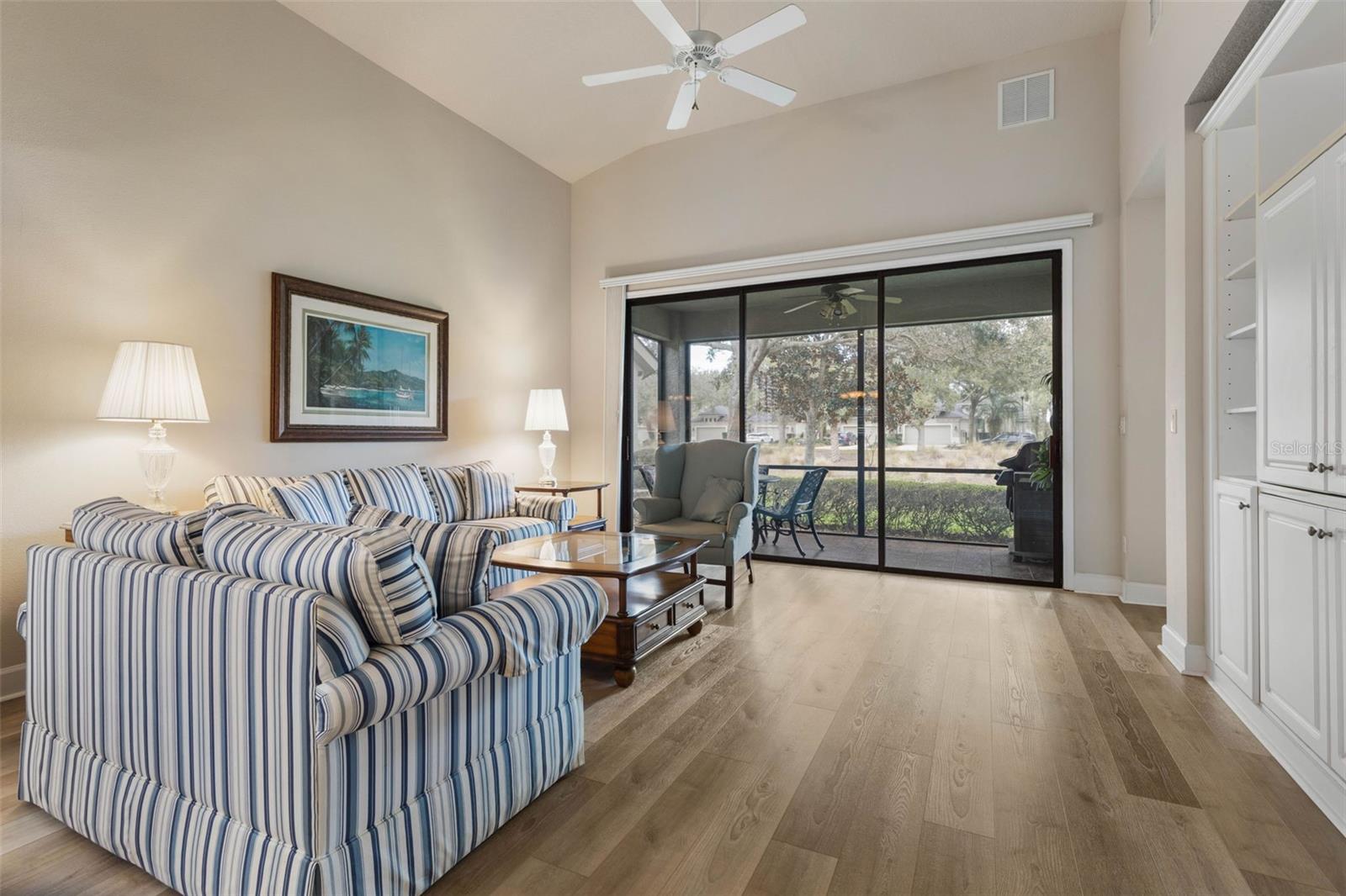 Image 5 of 77 For 10 River Park Drive N