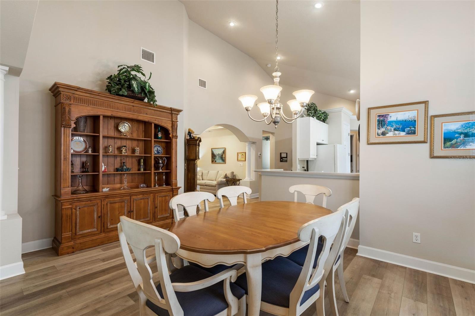 Image 9 of 77 For 10 River Park Drive N