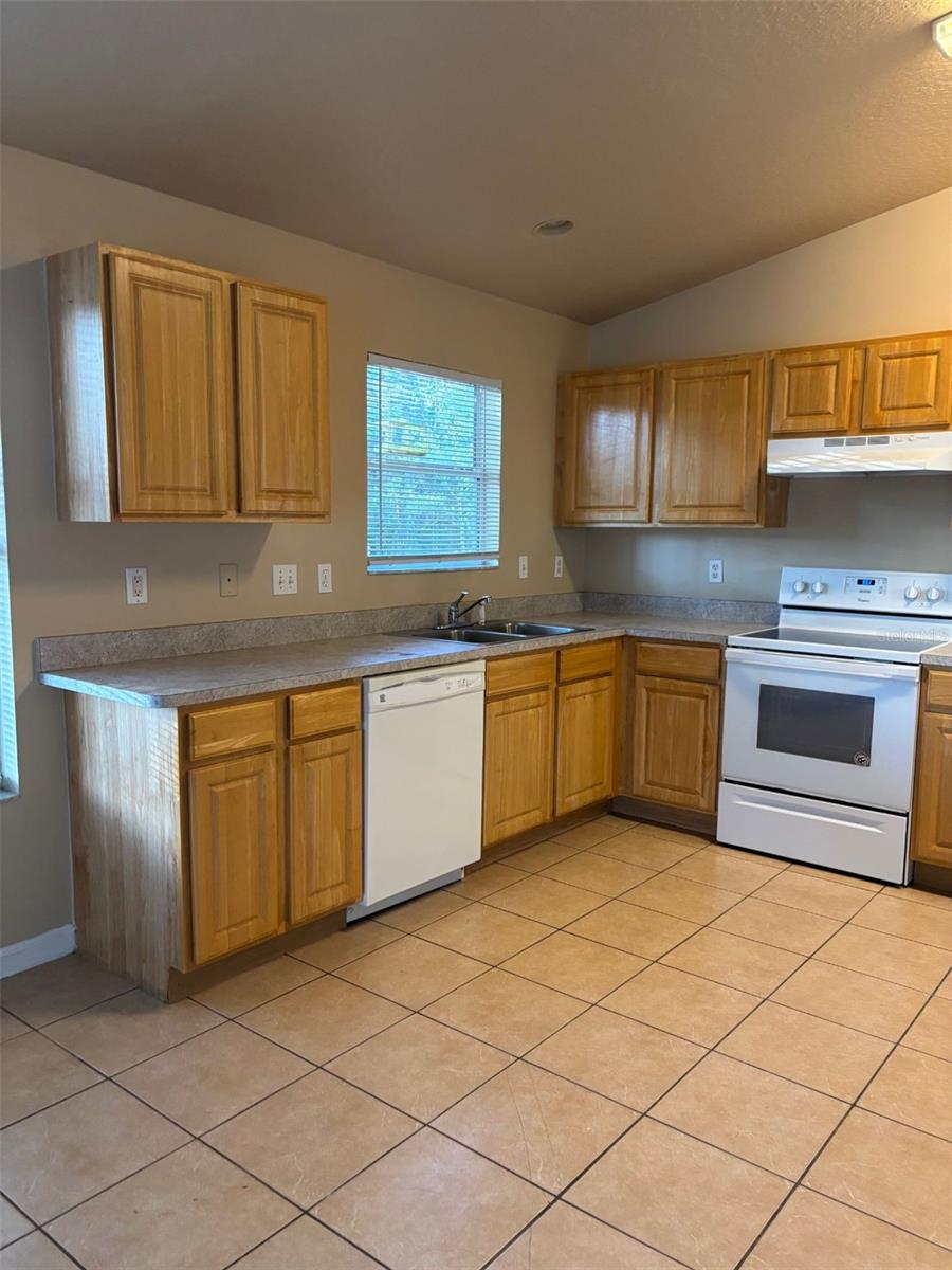 Image 30 of 33 For 35 Brunswick Lane A & B