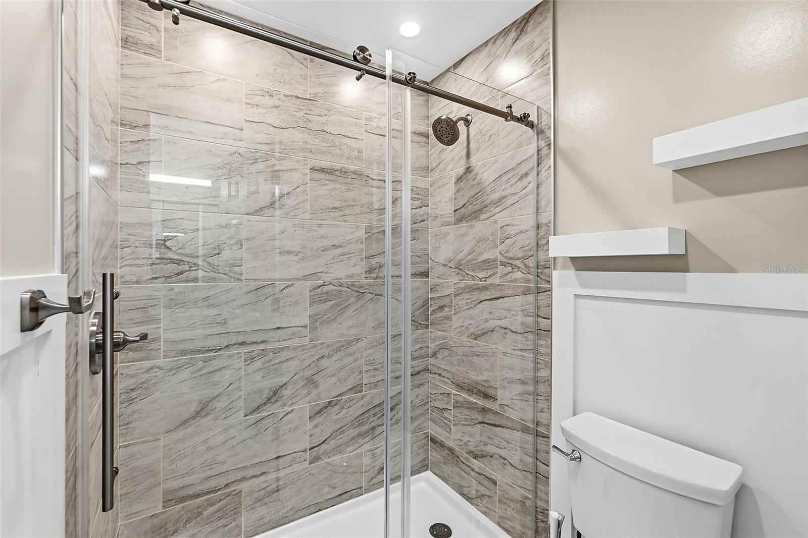 Image 20 of 51 For 2143 Hovington Circle E