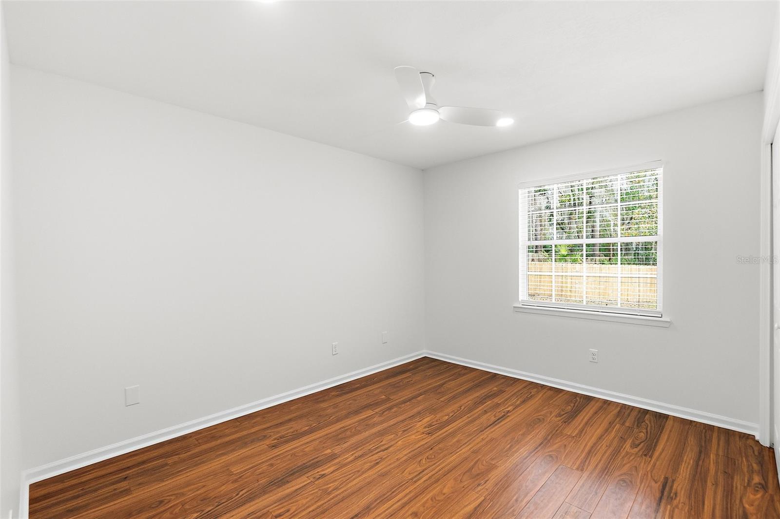 Image 23 of 51 For 2143 Hovington Circle E