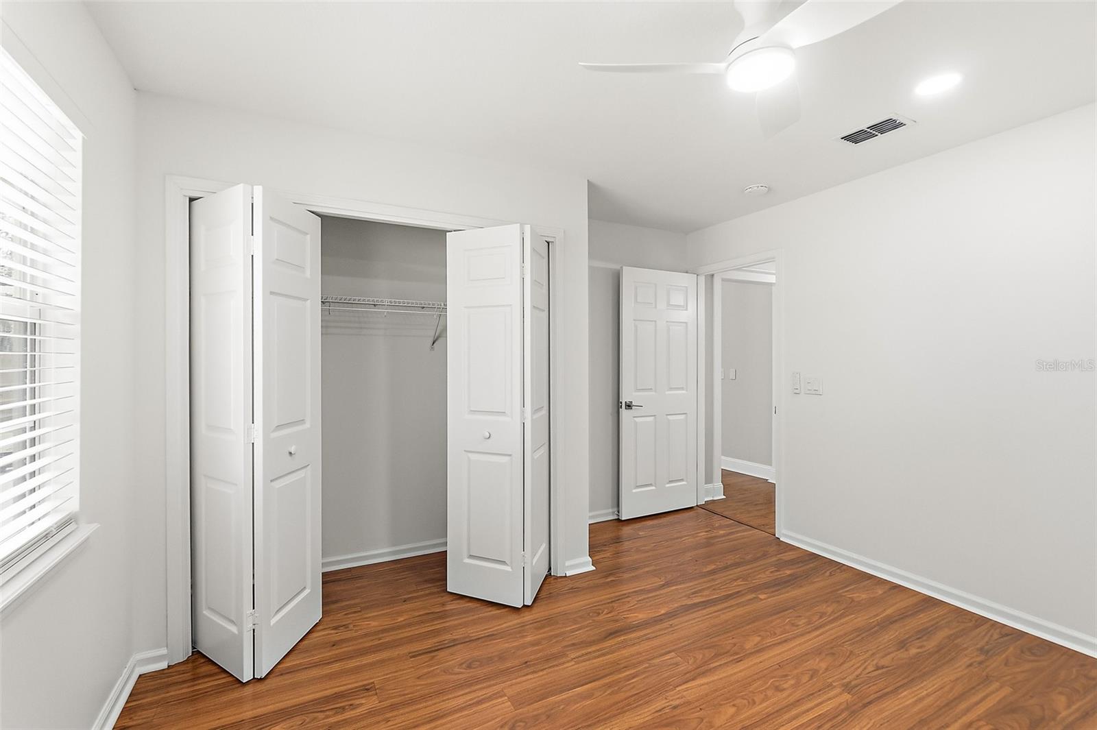 Image 24 of 51 For 2143 Hovington Circle E