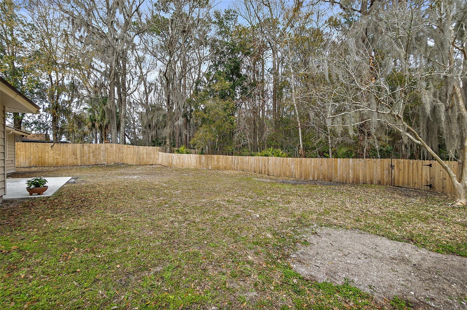 Image 32 of 51 For 2143 Hovington Circle E