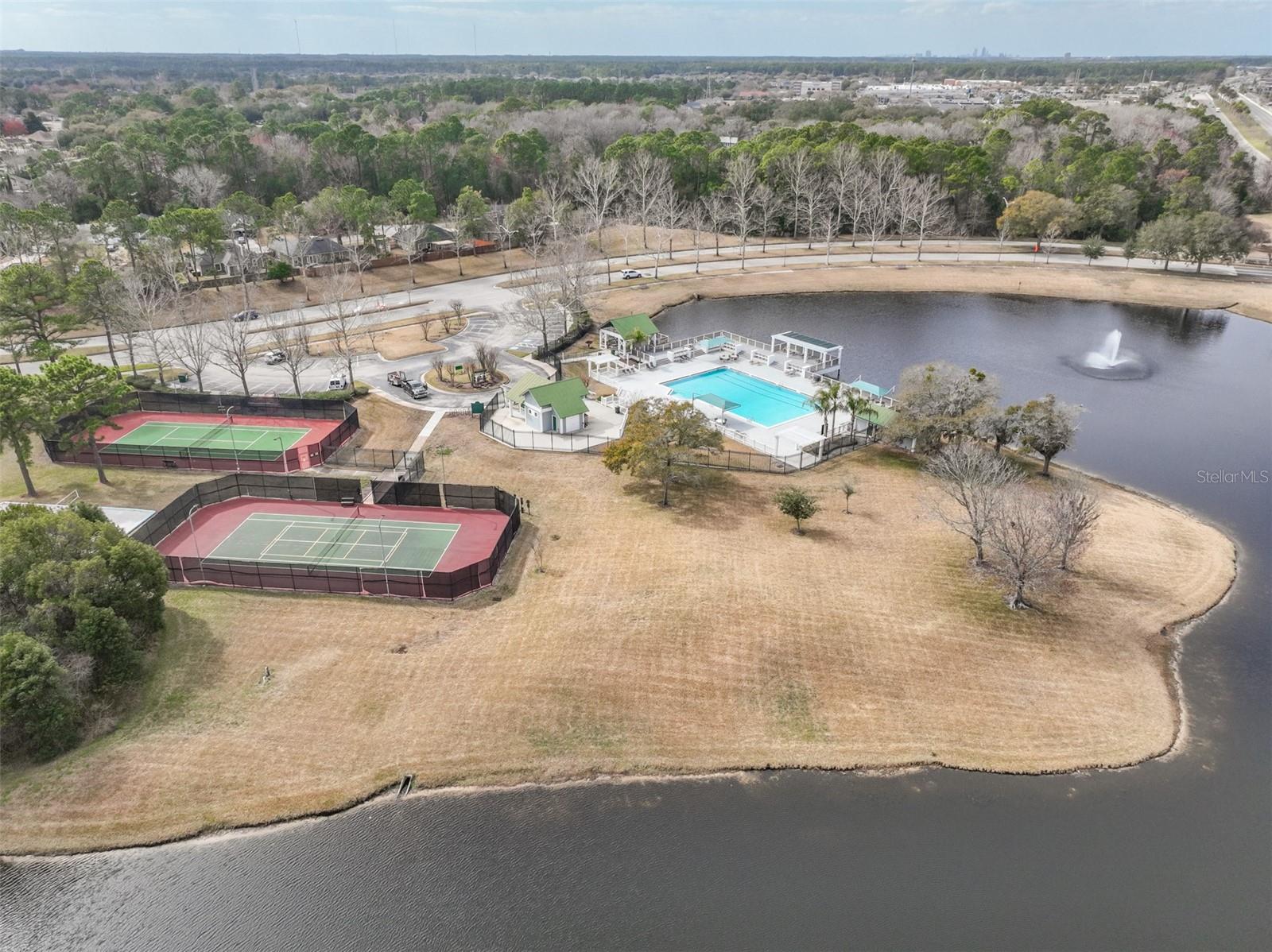 Image 36 of 51 For 2143 Hovington Circle E