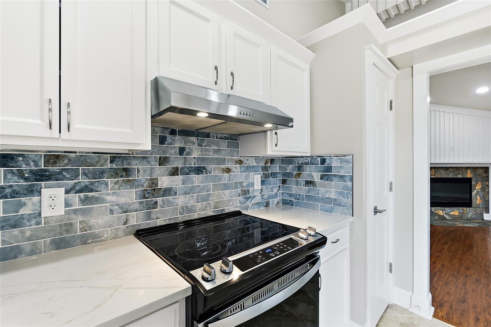 Image 7 of 51 For 2143 Hovington Circle E