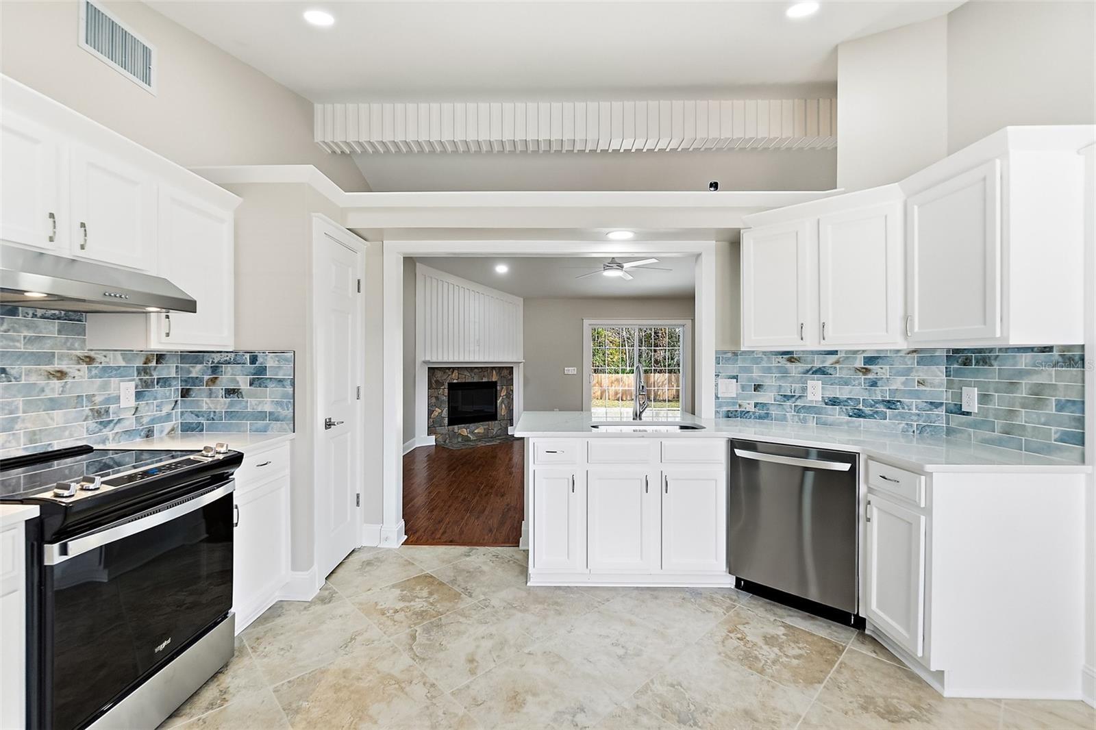 Image 8 of 51 For 2143 Hovington Circle E