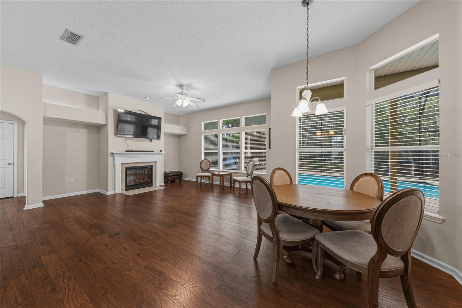 Image 11 of 39 For 8664 Derry Drive