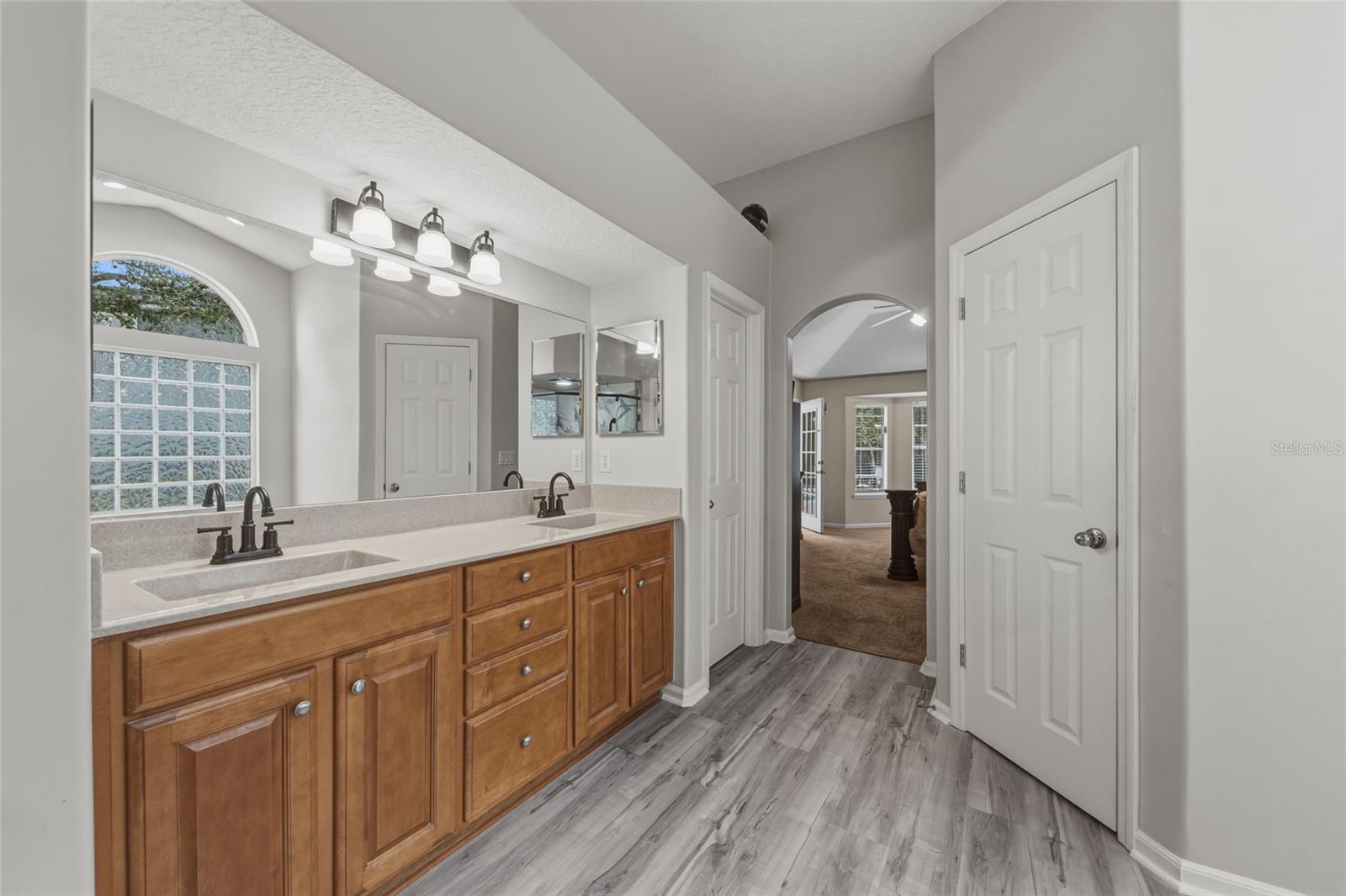 Image 18 of 39 For 8664 Derry Drive