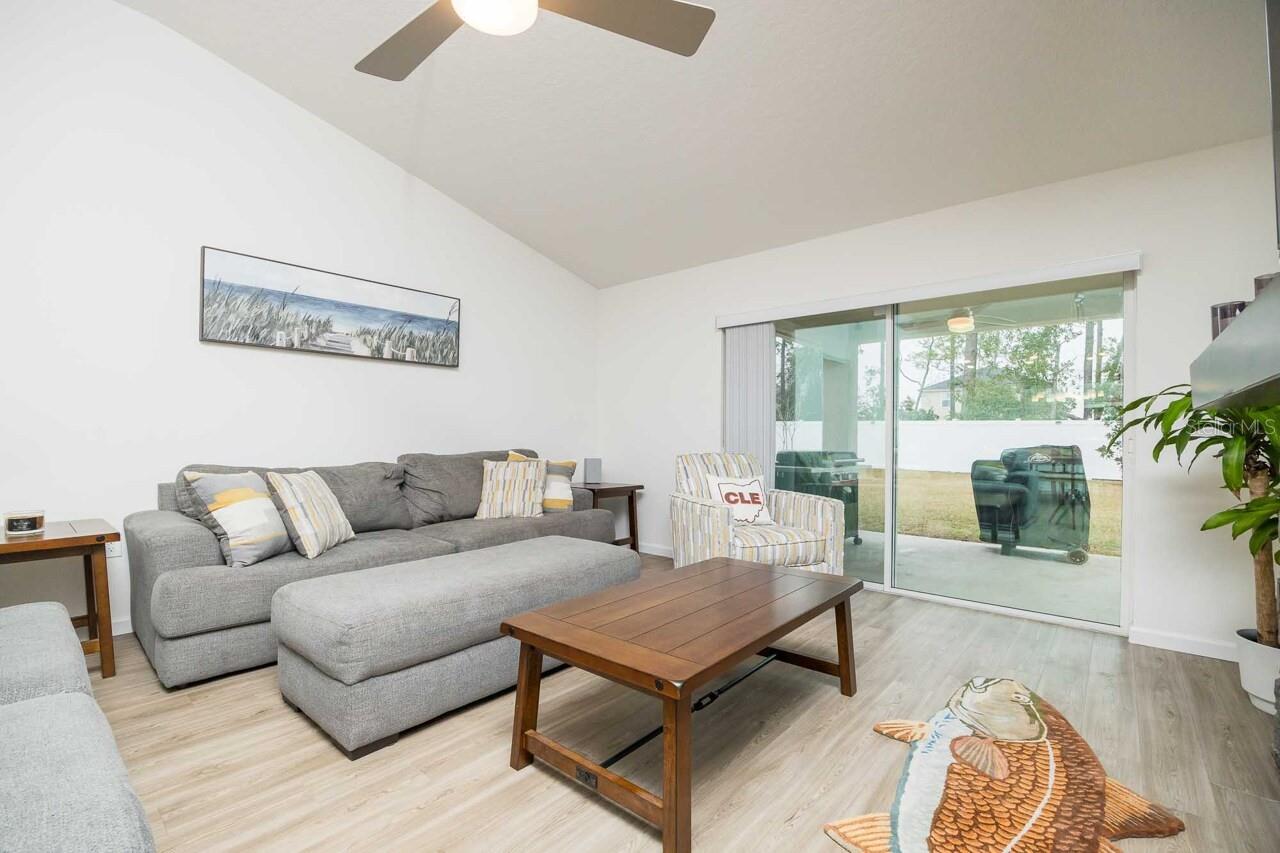 Image 13 of 30 For 42 Woodborn Lane