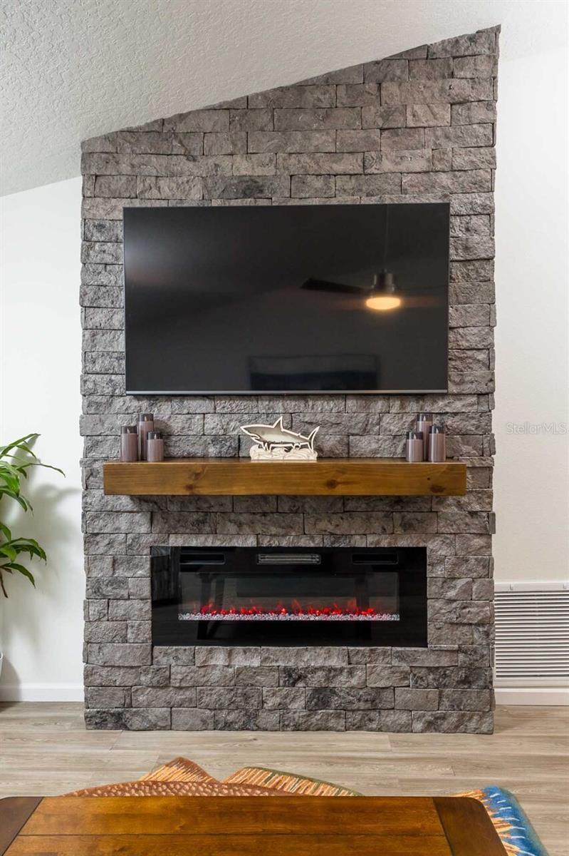 Image 15 of 30 For 42 Woodborn Lane